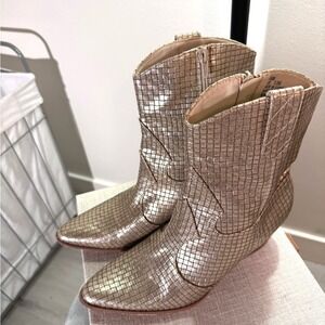 Matisse boots ankle faux Metallic snakeskin Gold Woven Western concert 7.5 EUC